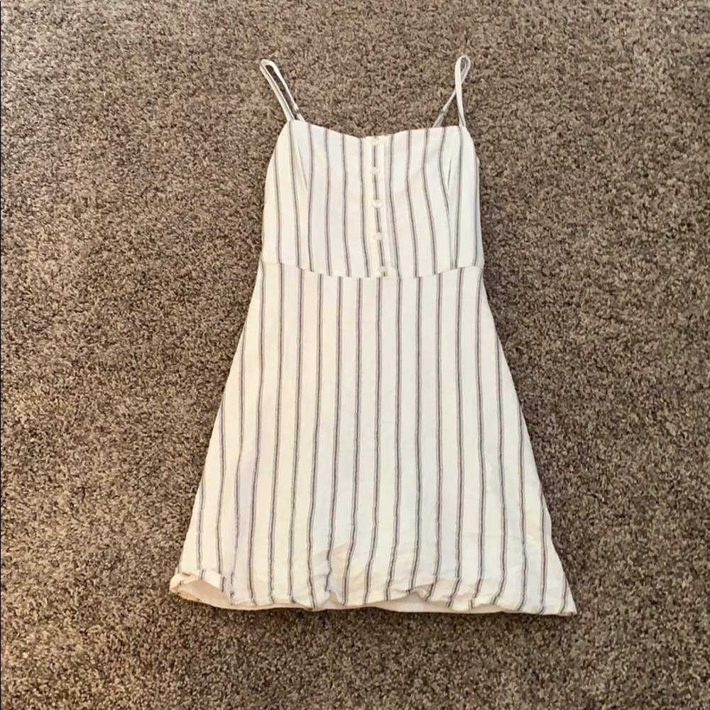 Super cute and trendy striped dress l